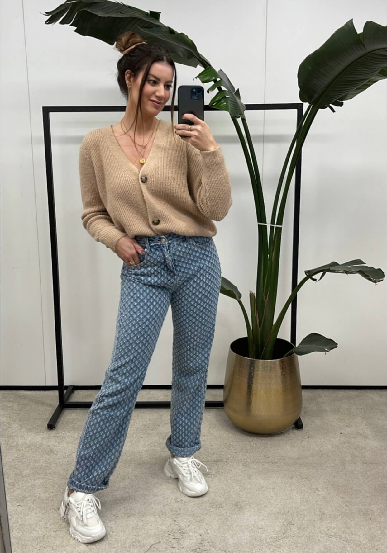 9F90617A-2494-4DDA-808C-E041B7D57C15